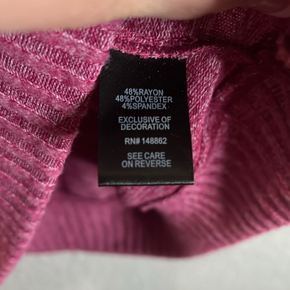 Torrid Super soft plush pink sweater with lace inset size 2 - Picture 3 of 5